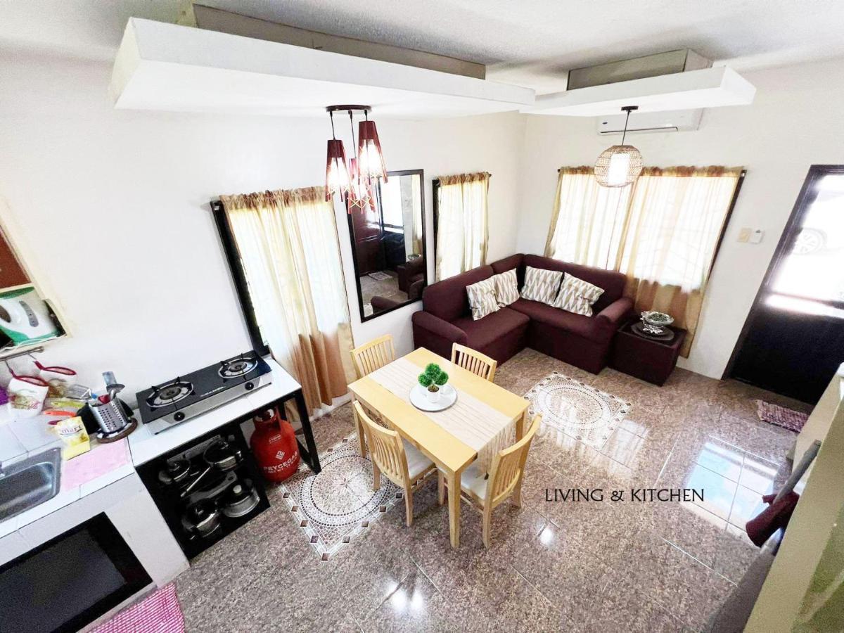 Beach Resorts Walking Distance To The Town House Davao Exterior foto