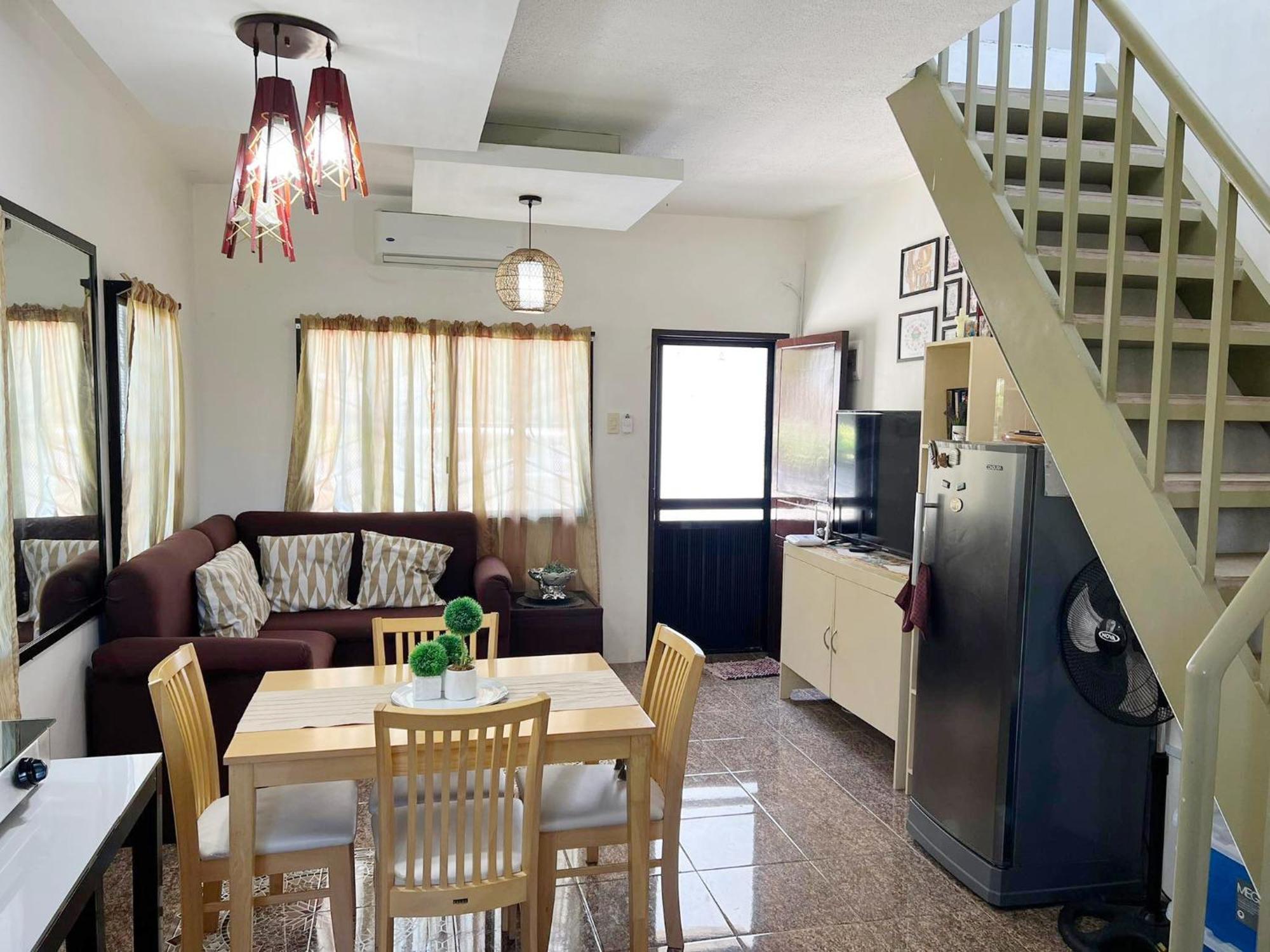 Beach Resorts Walking Distance To The Town House Davao Exterior foto