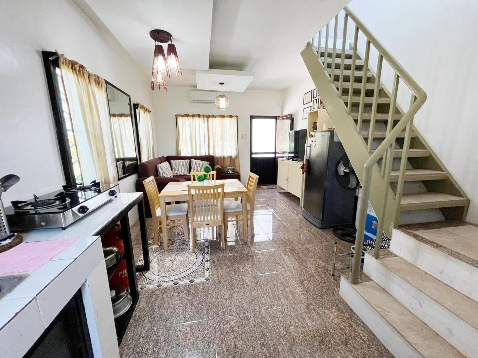 Beach Resorts Walking Distance To The Town House Davao Exterior foto